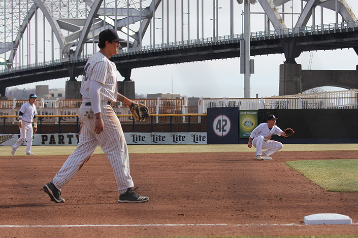SAU drops pair at Robert Morris