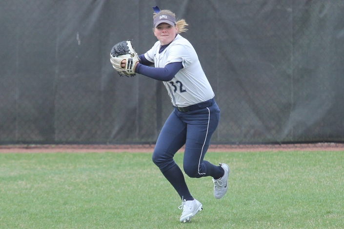 Bees drop doubleheader to Fighting Saints