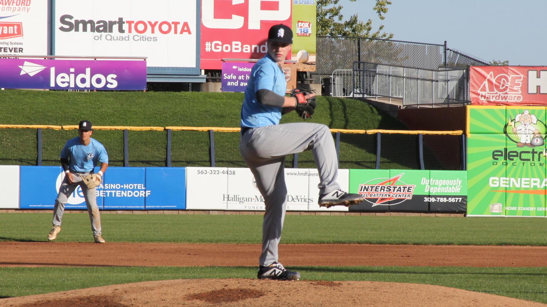 Bees split CCAC opener with Trolls