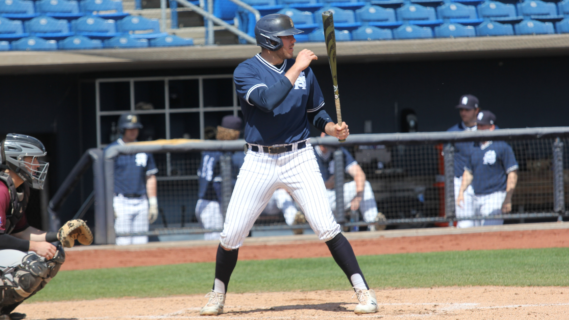 Bees rally for seven in 10th inning to walk-off opening round