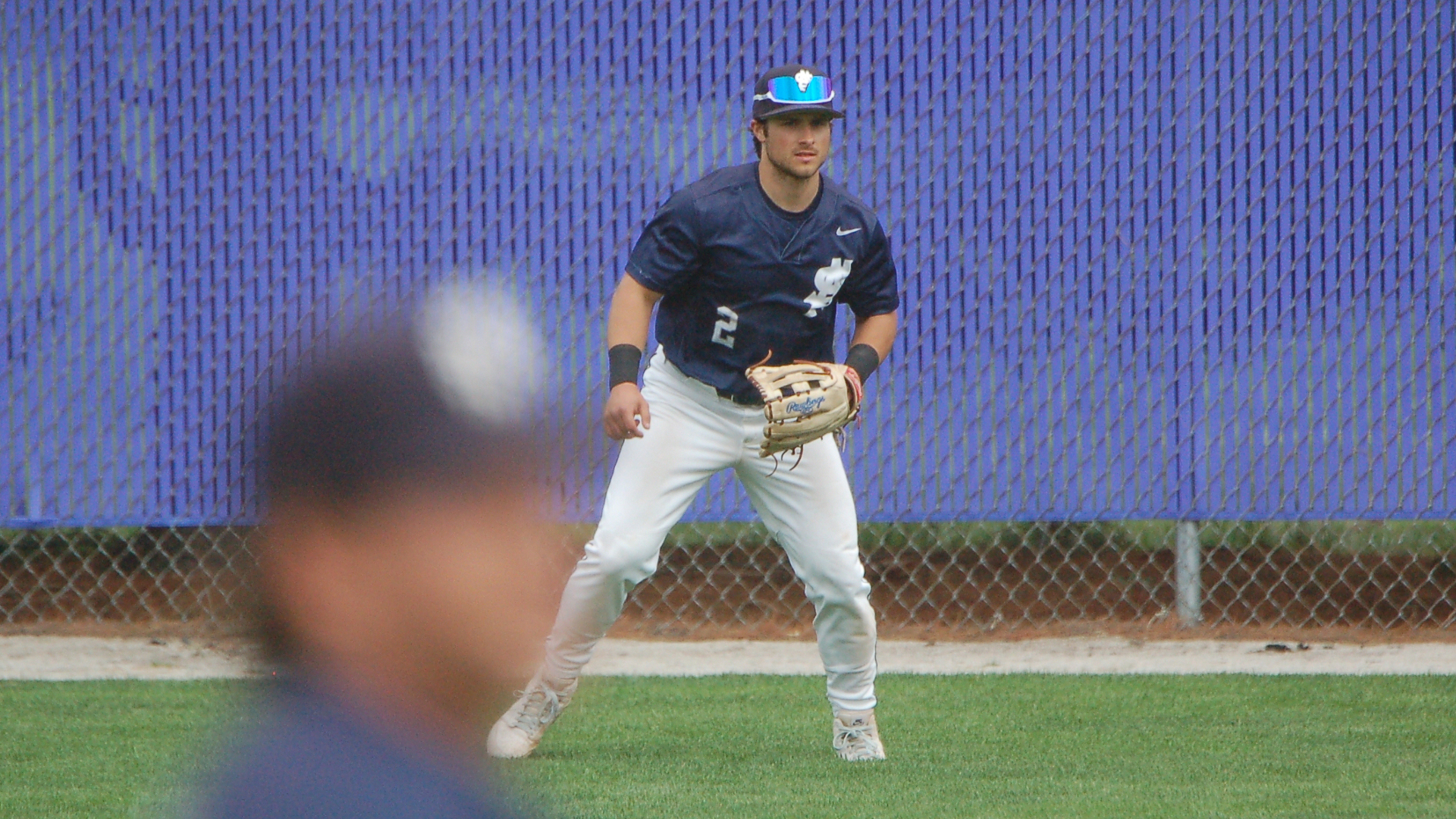 Zietara's big day helps Bees get split with Eagles