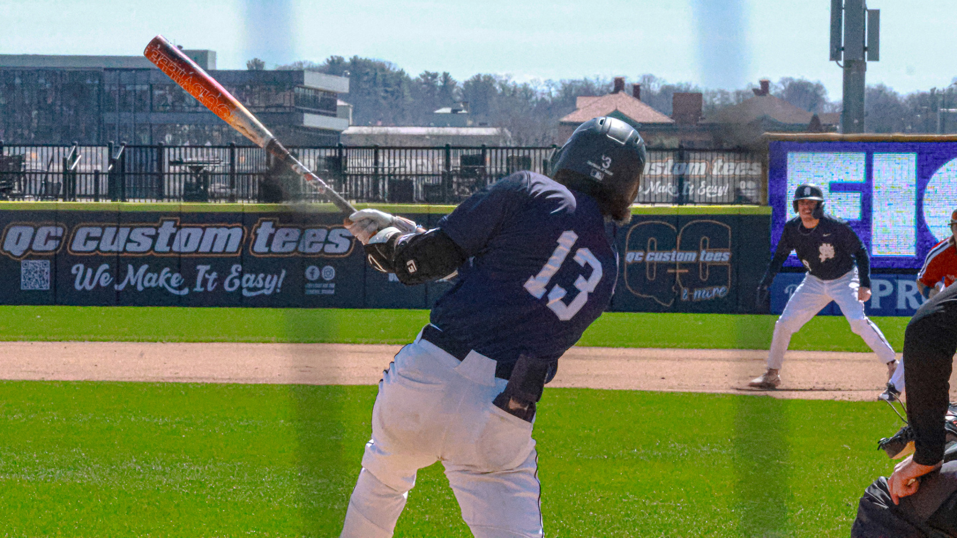 Bees blow big lead in loss at Clarke