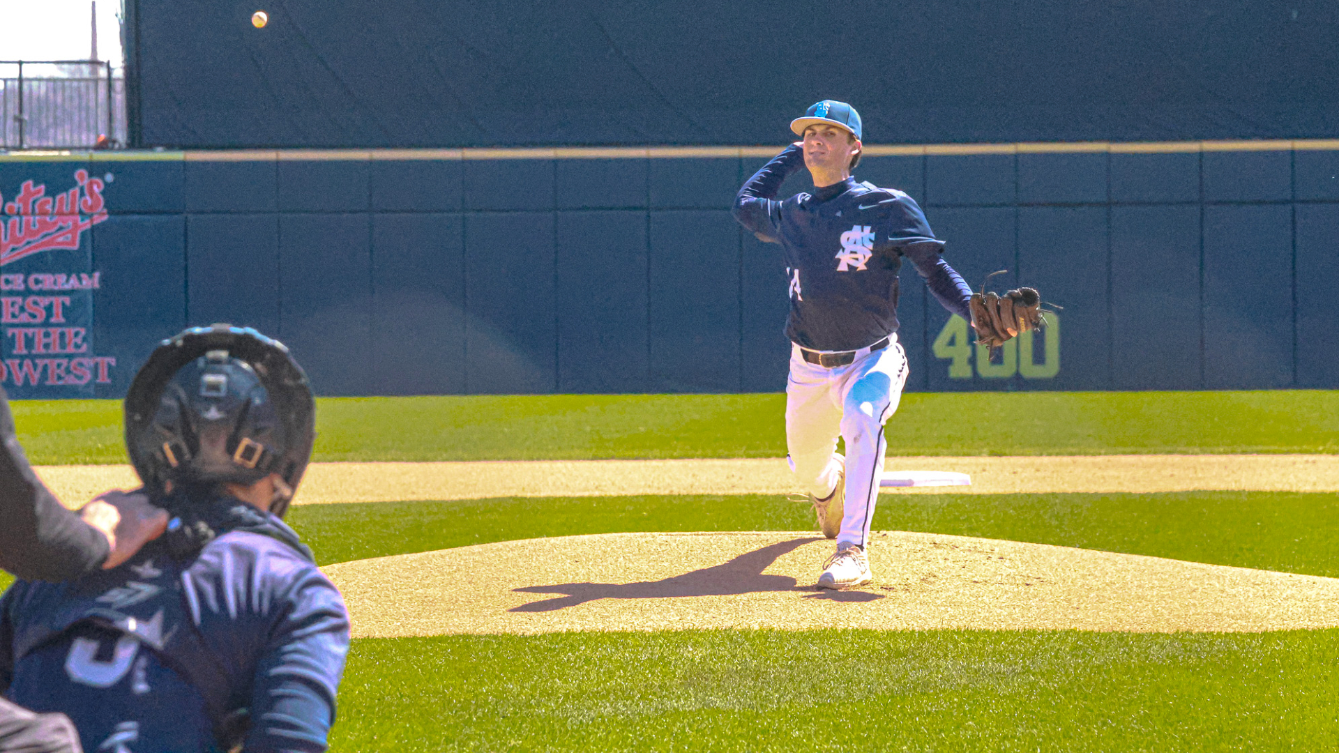 Bees get split to open key four-game series with Judson