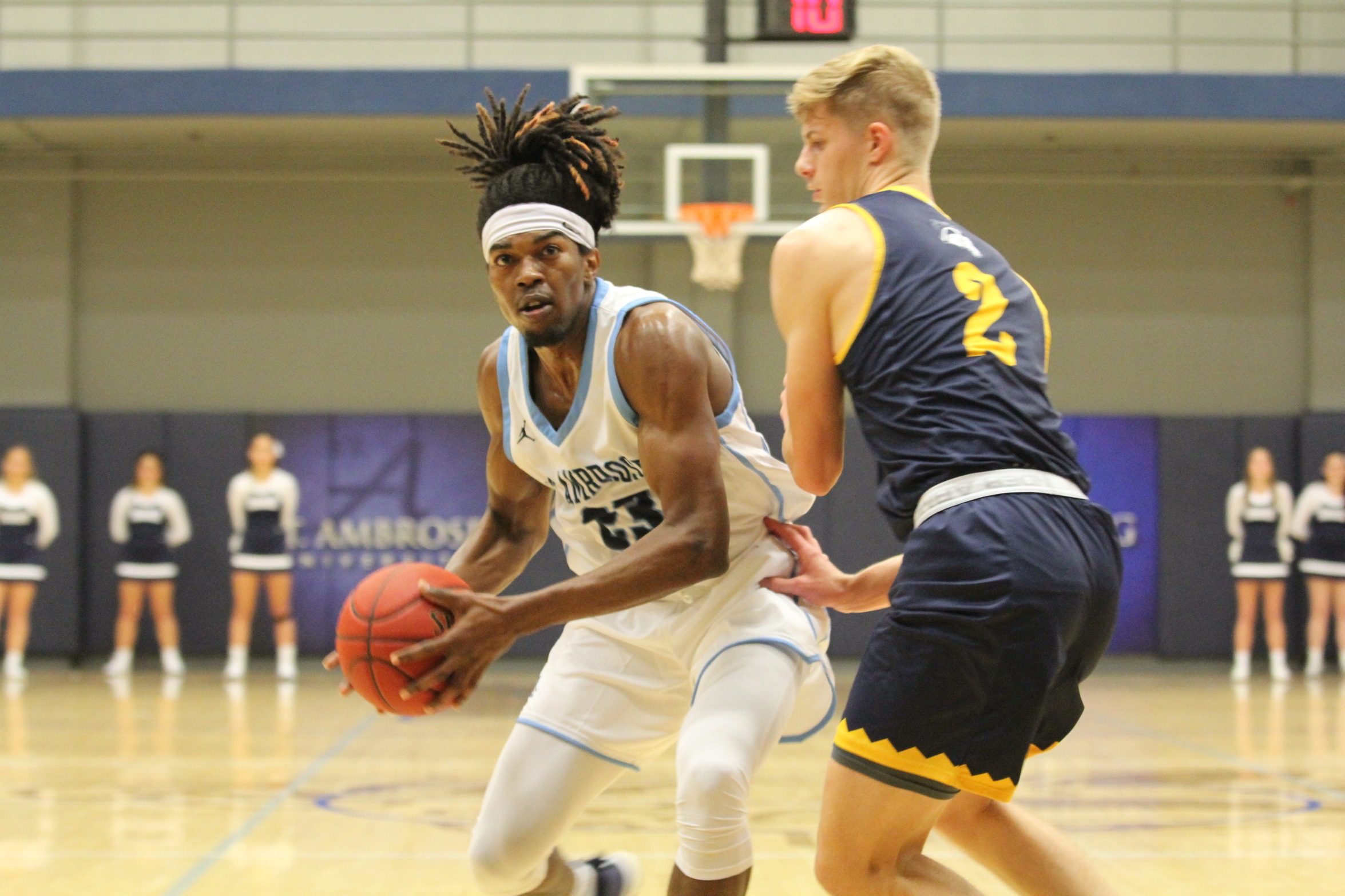 New-look Bees take down Mustangs in season opener