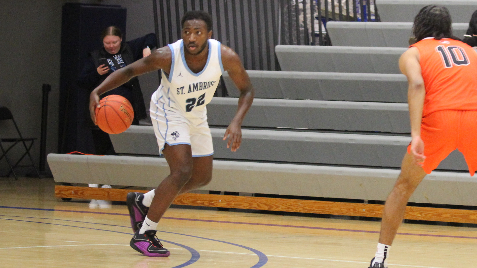 Bees unable to hold onto early lead against CCAC-leading Roosevelt