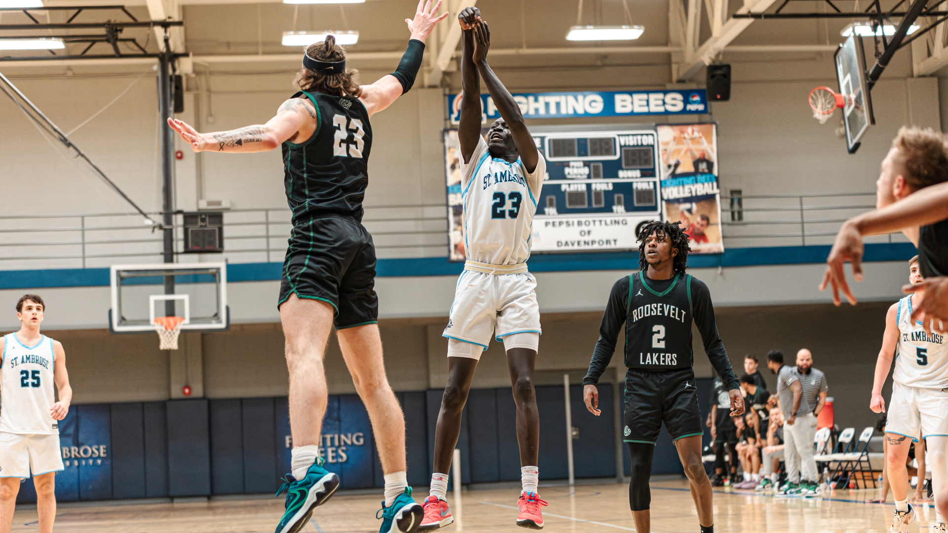 SAU unable to get stops late in loss at SXU