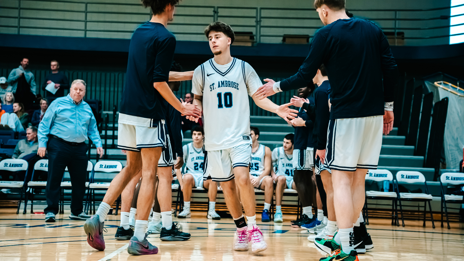 Wainscott, Dacunda each net 22 in win at IU South Bend