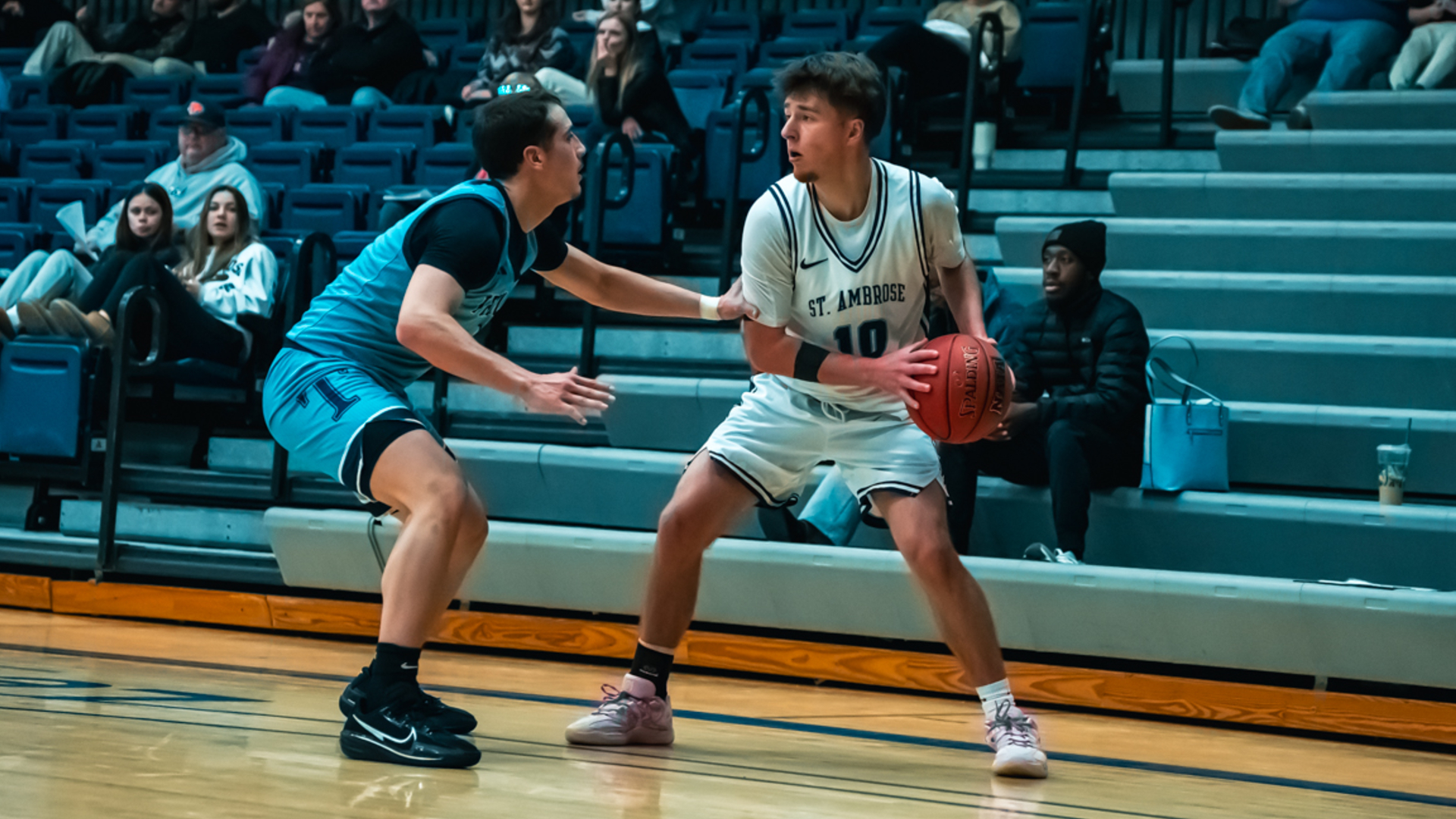 Free throws in final seconds cost Bees in loss to Cougars