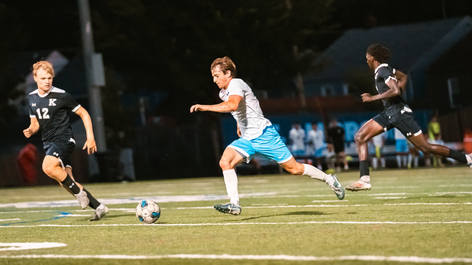 Bees dominate Calumet 9&ndash;1 in home finale & senior day
