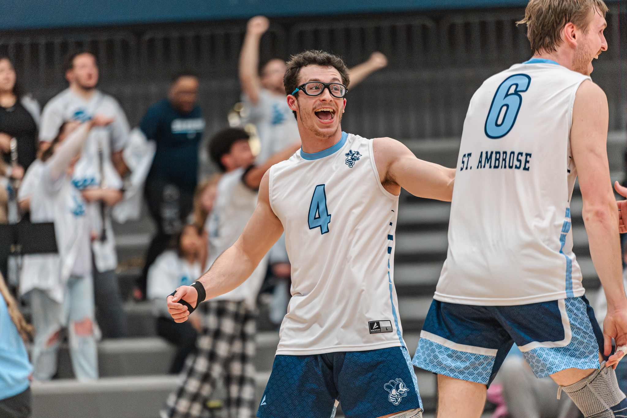 SAU drops three-setter to No. 12 Jamestown