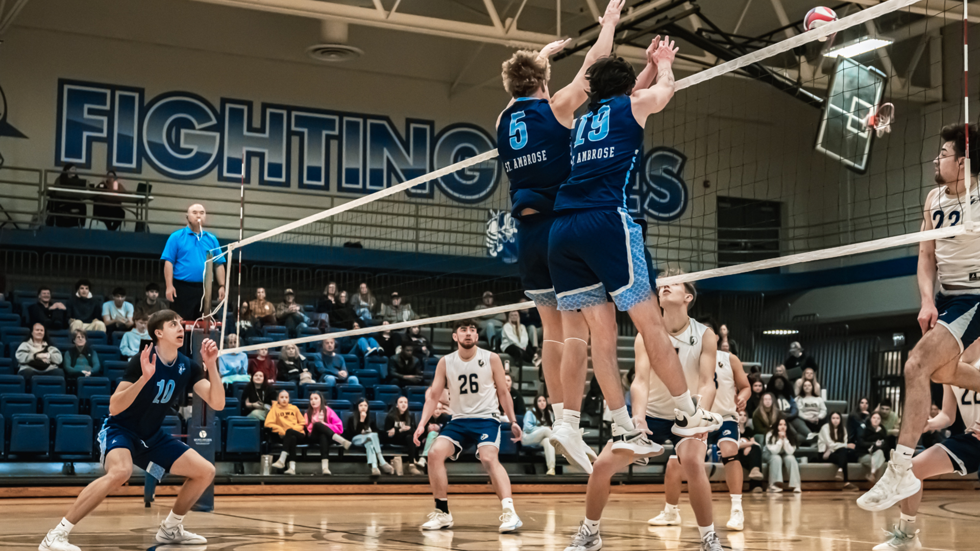 Bees need four to best Crimson Wave