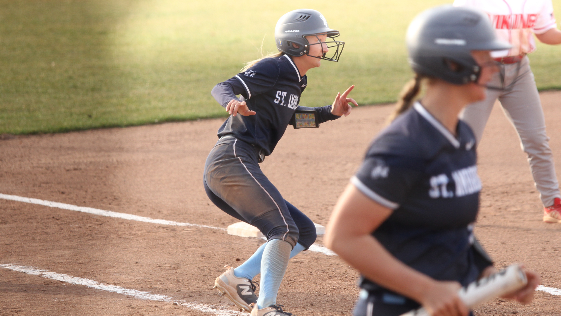 Bees drop doubleheader at Keiser