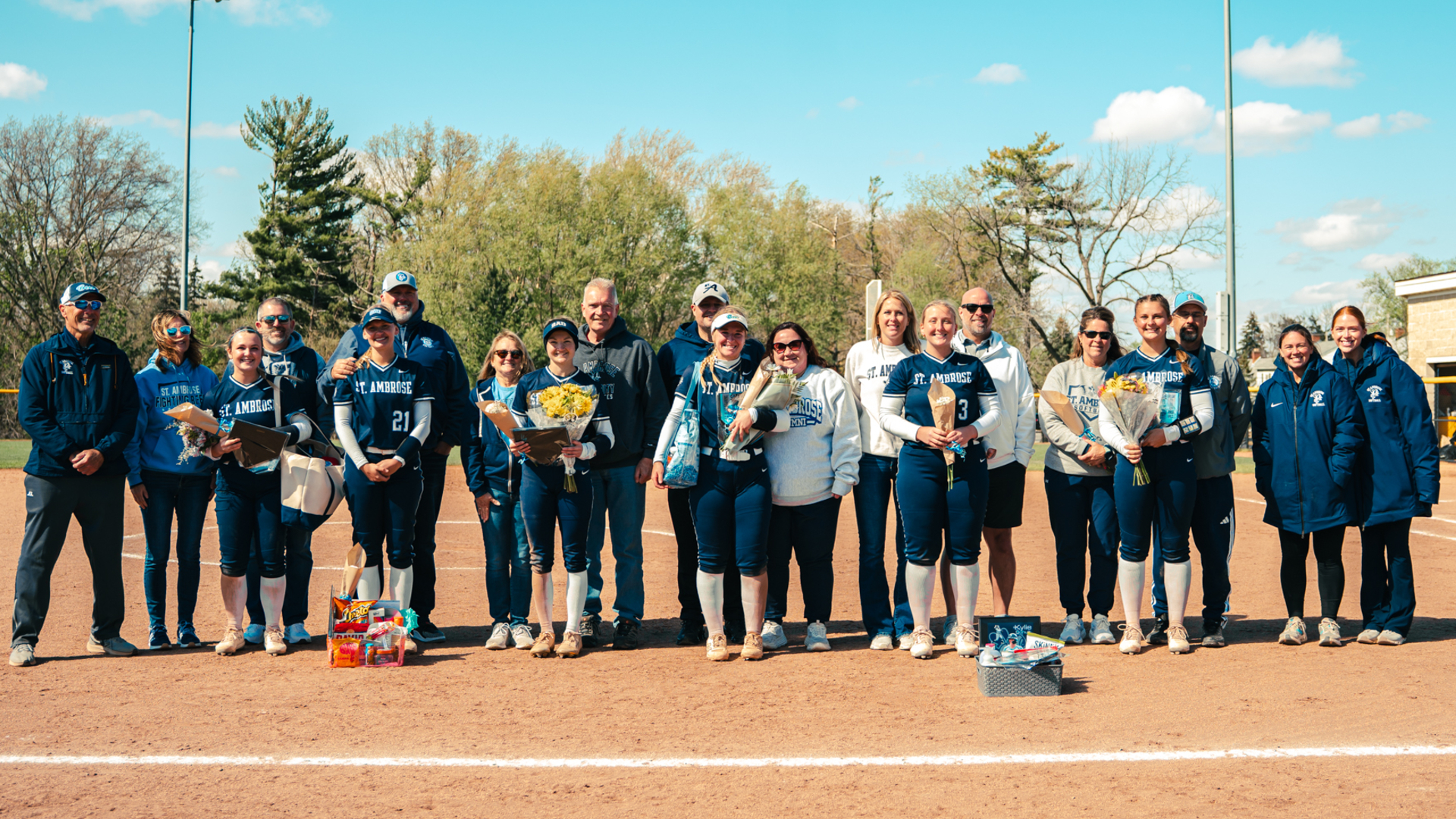 SAU gets Senior Day sweep of IUSB