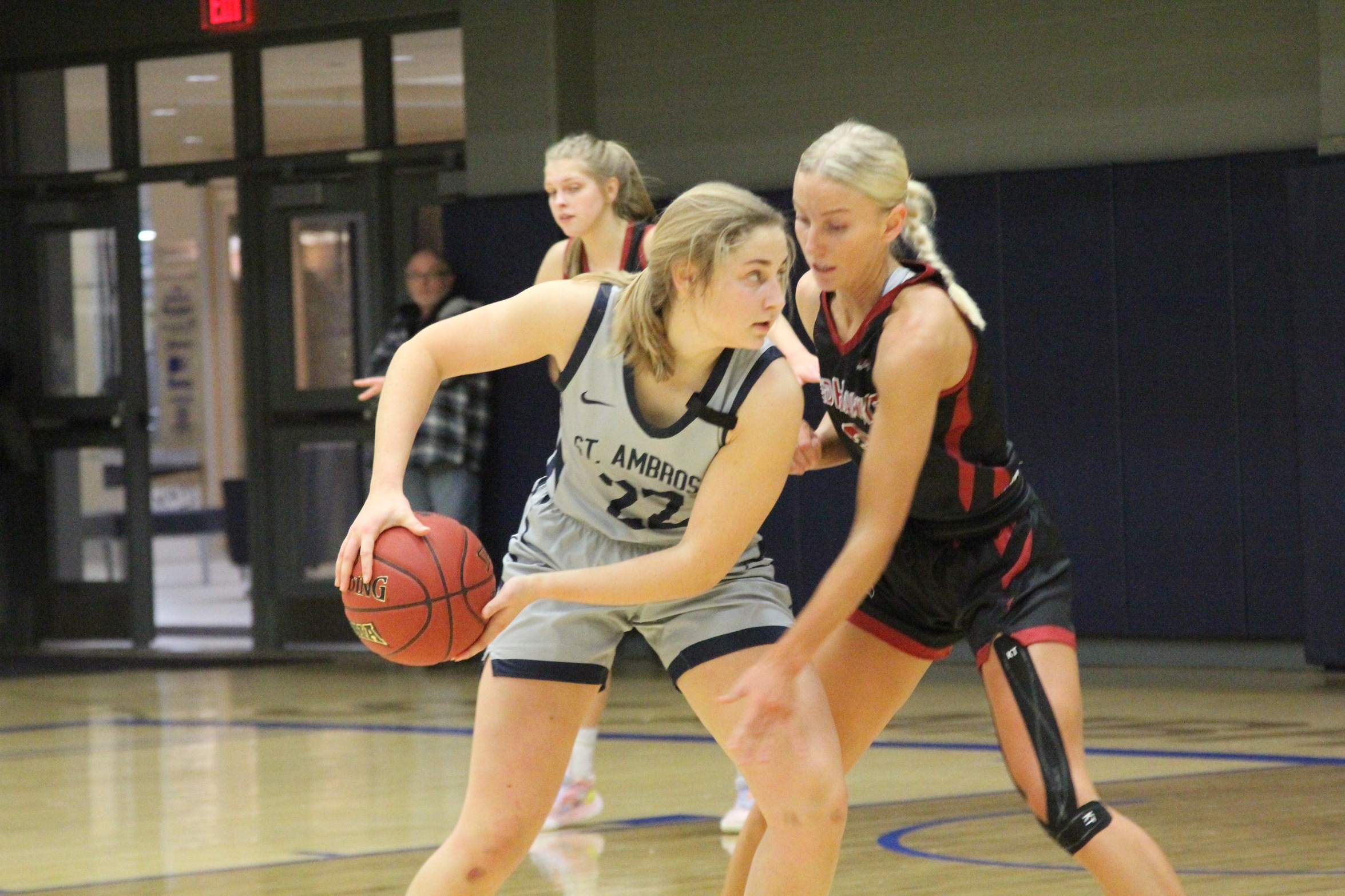 Saints pull away in second half to defeat Bees