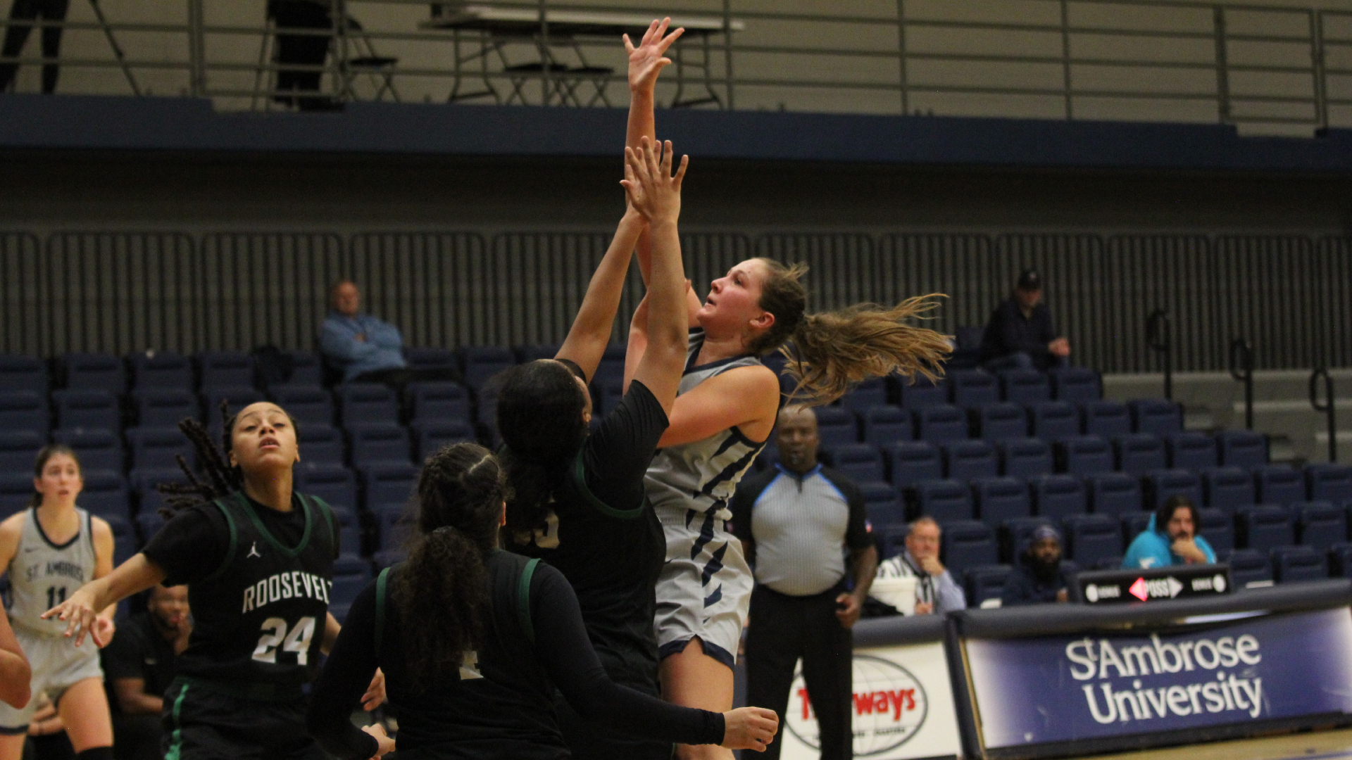 Strong fourth quarter propels Bees to victory