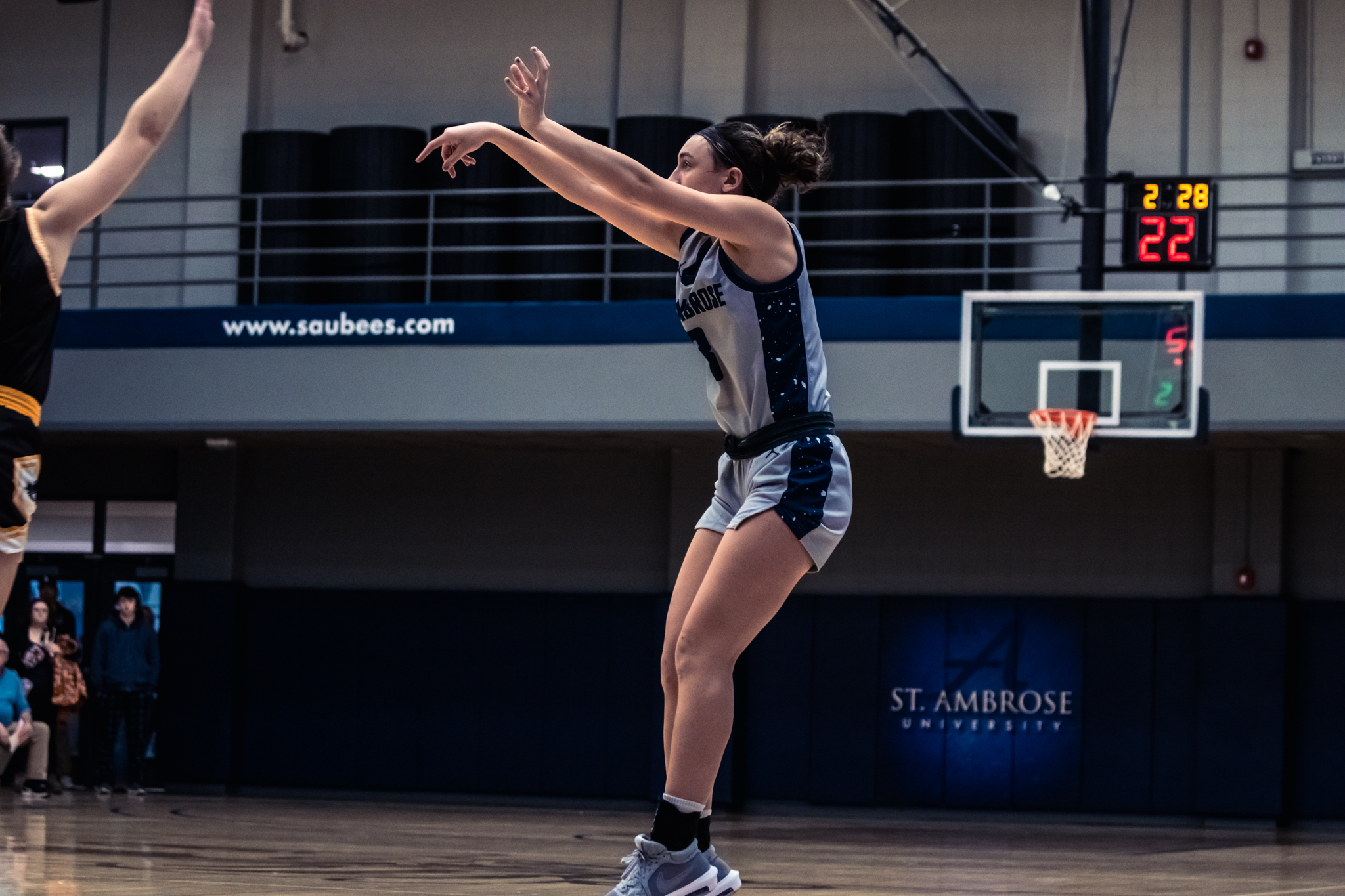 Allie Govert shoots a 3-point jumper