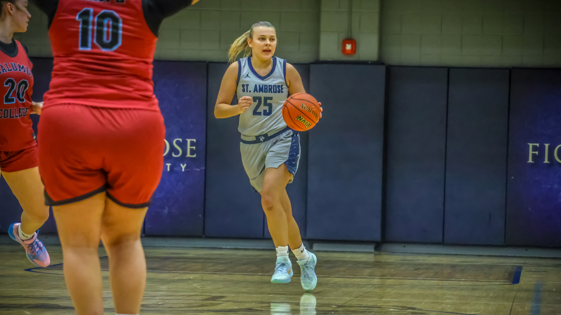 Bees ride fast start to fly past RedHawks