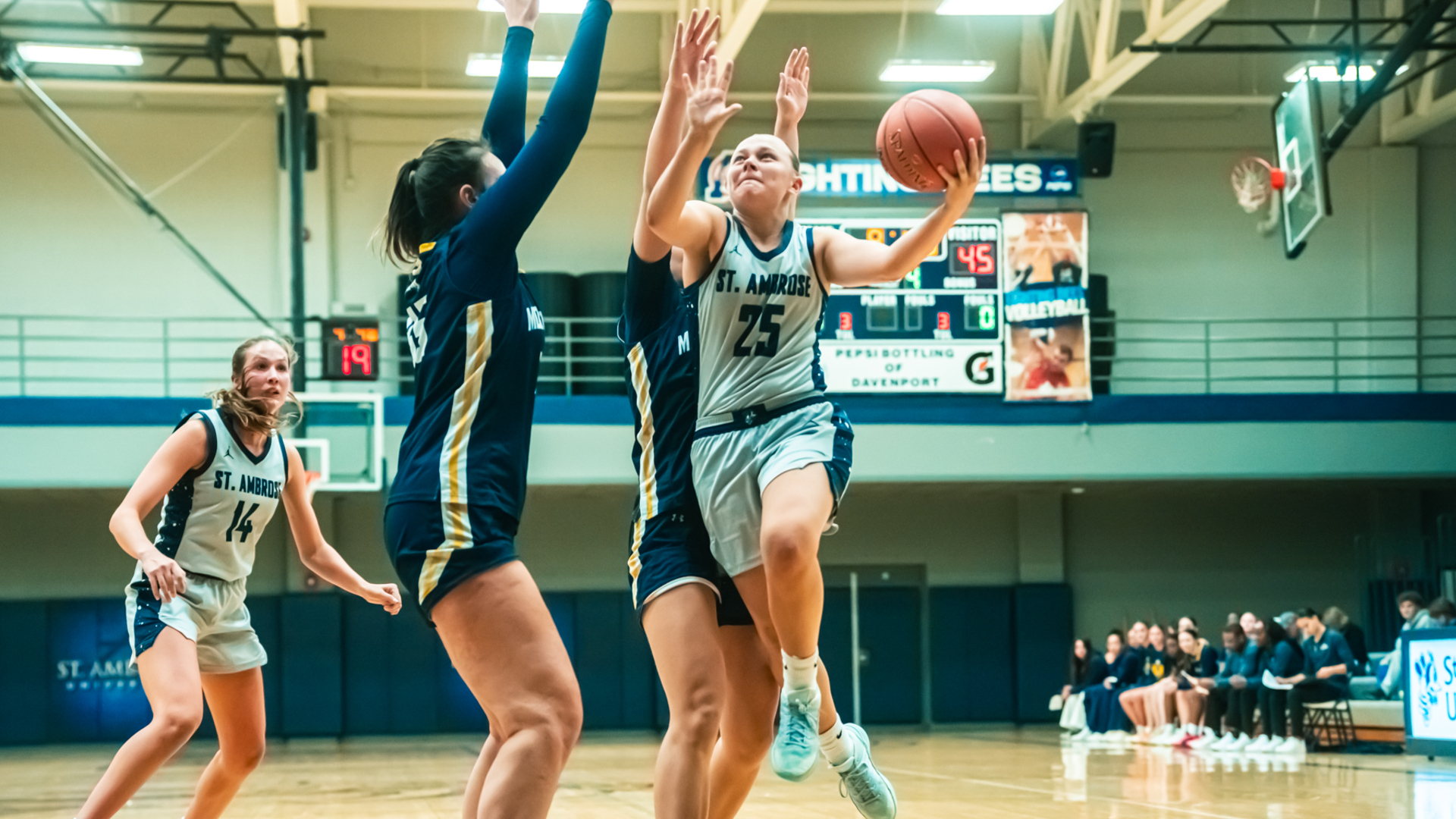 Defense allows SAU to dominate Thomas