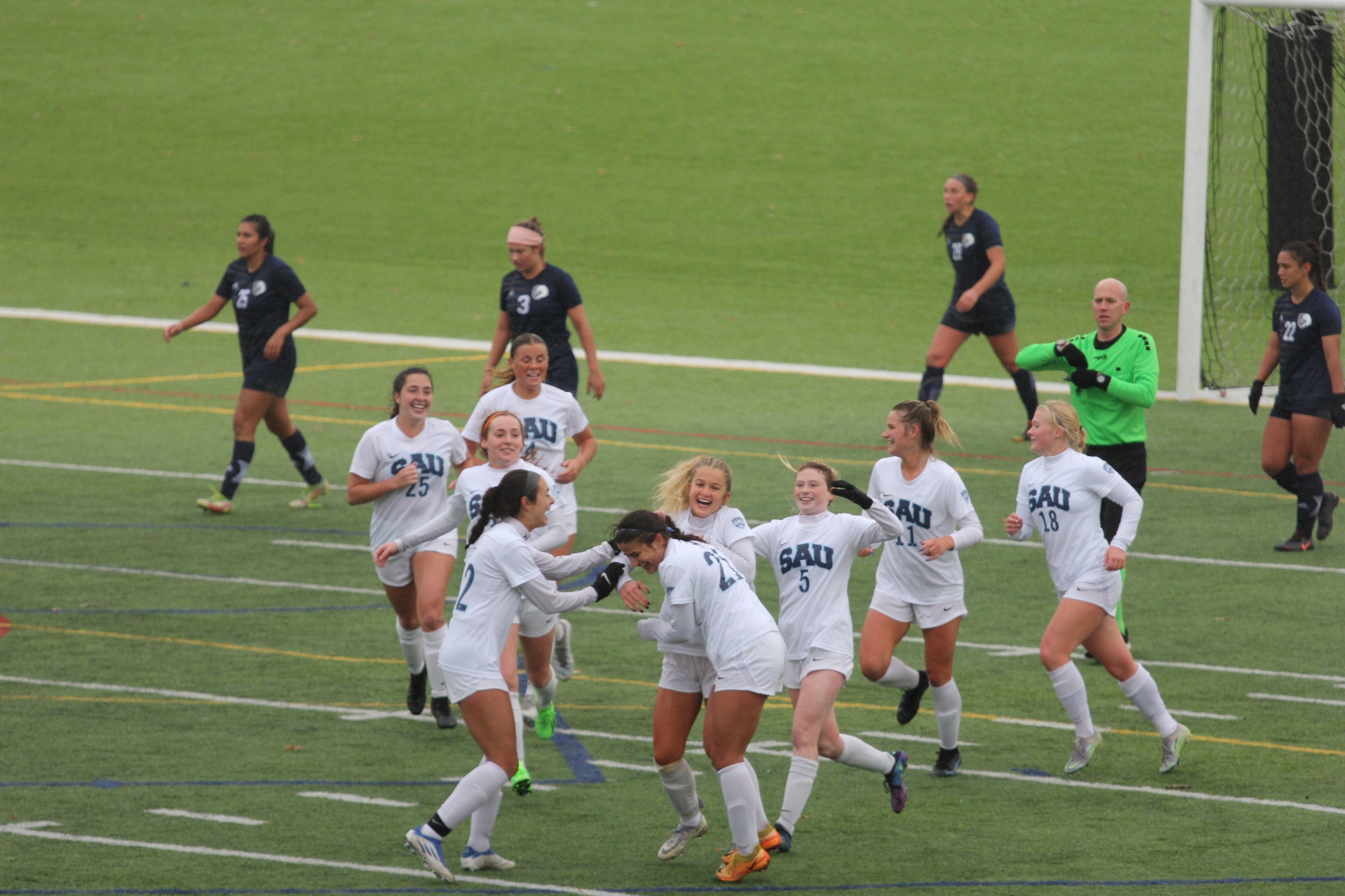 Bees fight off Eagles in double-overtime thriller