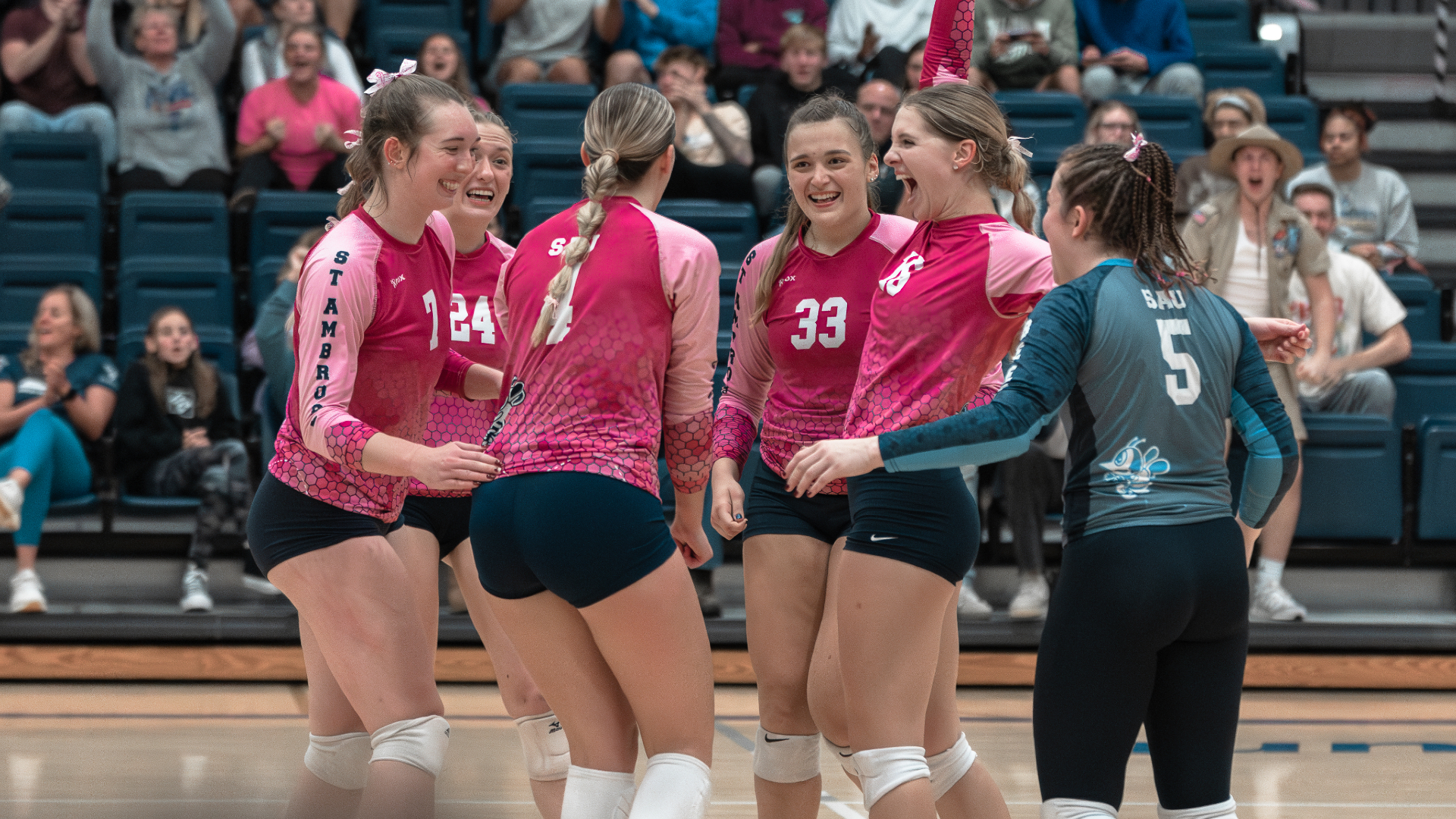 Bees cruise through quarterfinal win over Lakers